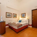 Pensión Corte Satriano Nápoles